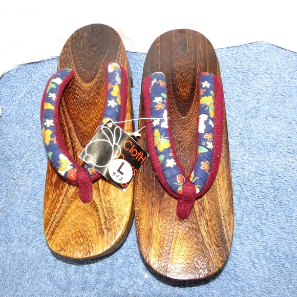 Wooden Sandals Large - Picture 1 of 5